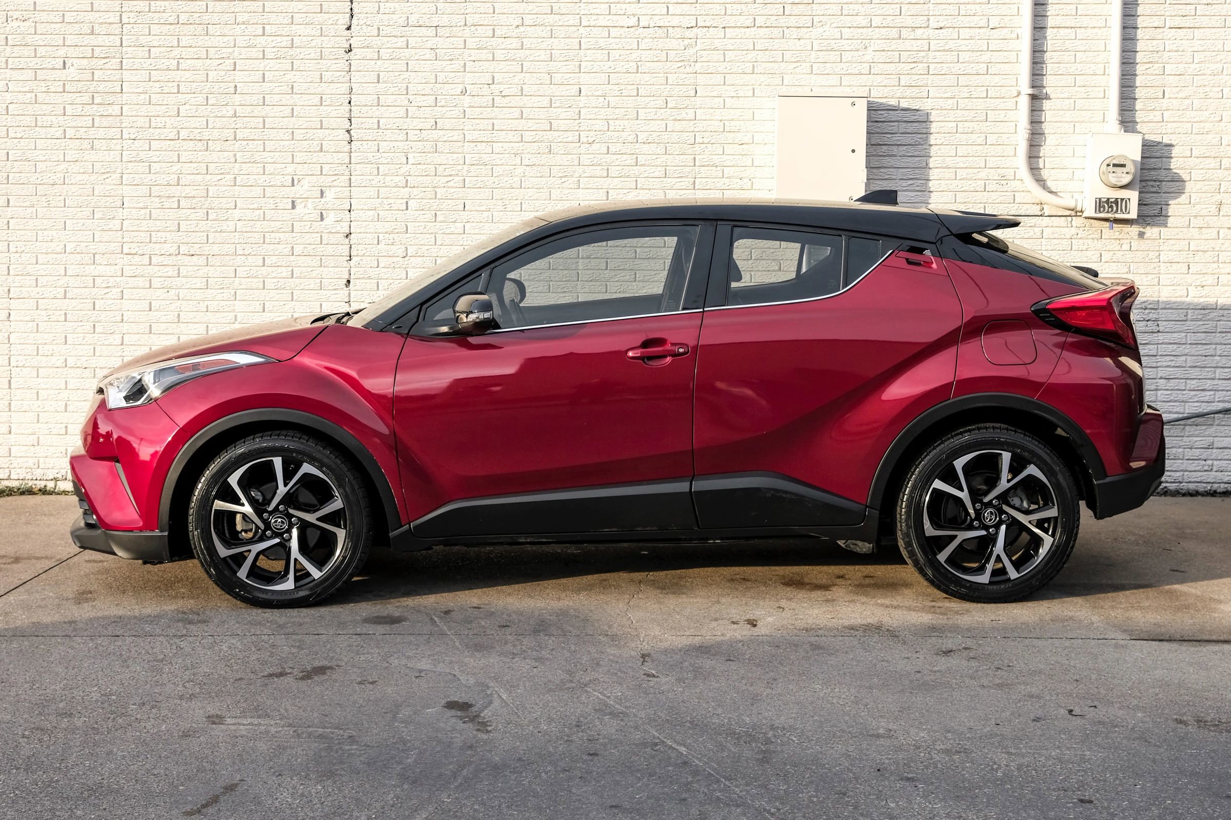 Used 2019 Toyota C-HR Limited image 10