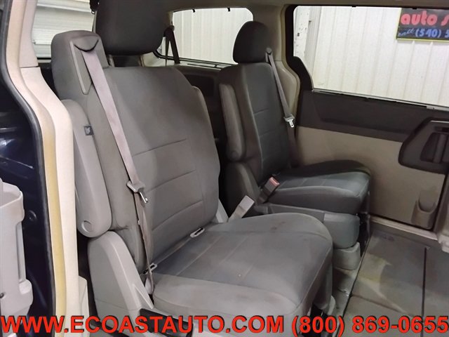 Used 2008 Dodge Grand Caravan SXT w/ Family Value Group FWD image 16