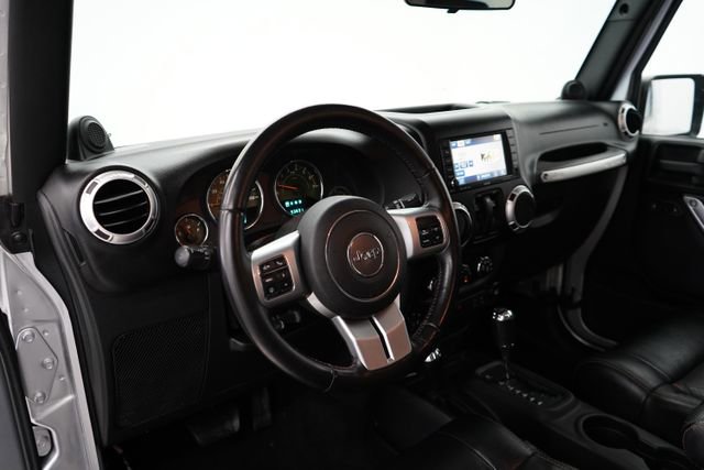 Used 2011 Jeep Wrangler Sahara w/ Dual Top Group image 14