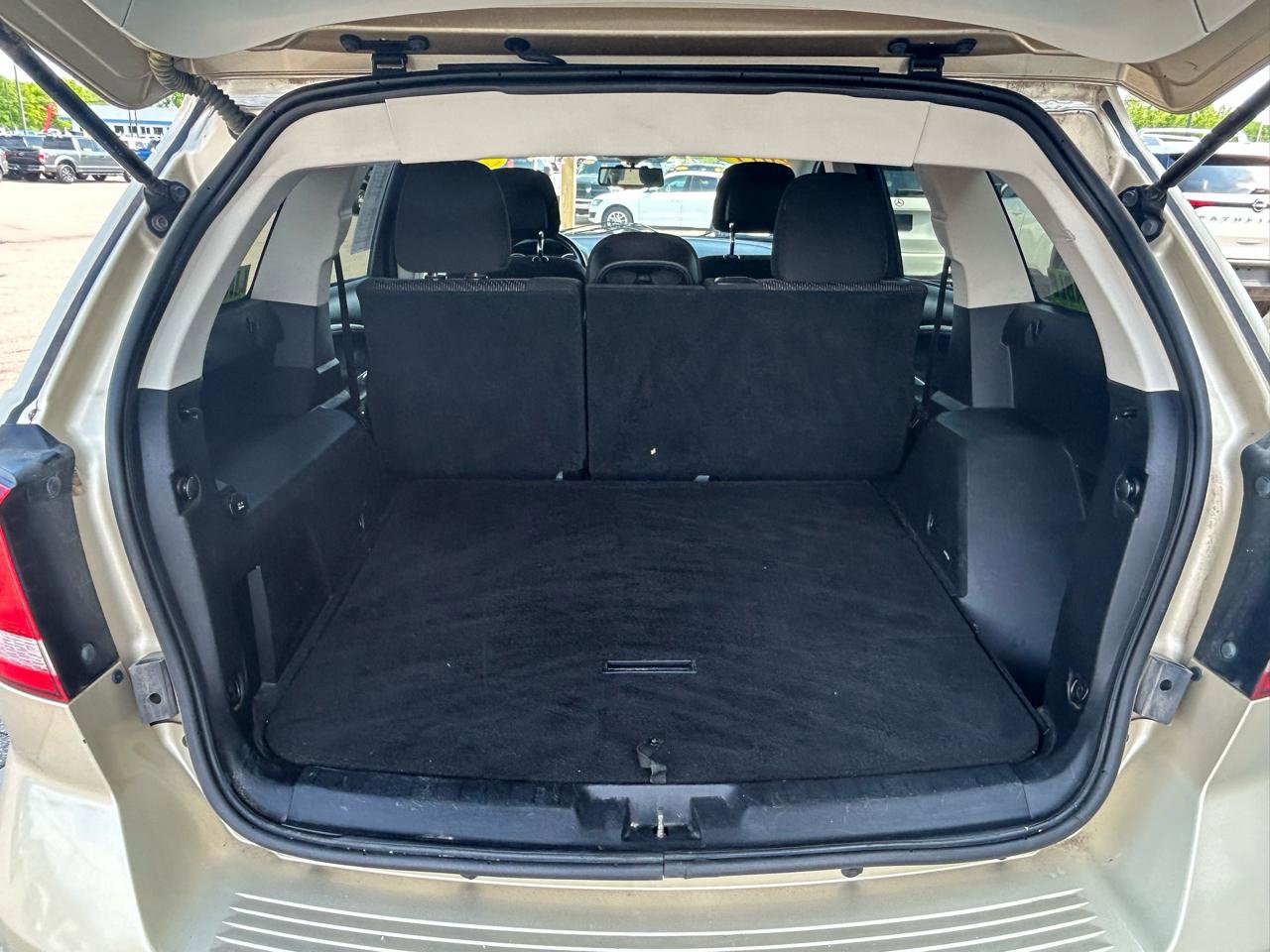 Used 2011 Dodge Journey SXT FWD image 17