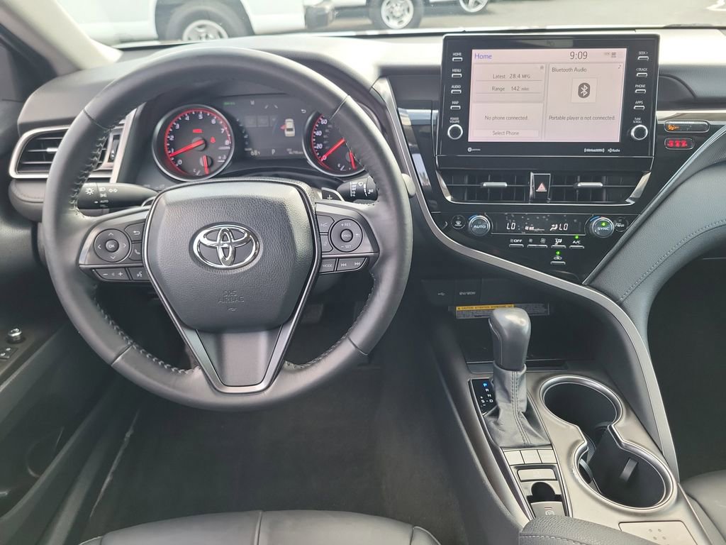Used 2021 Toyota Camry XSE FWD image 4