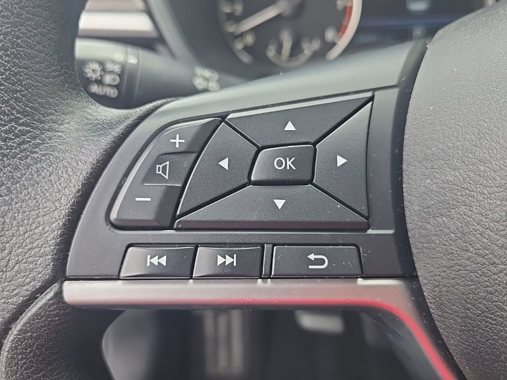 Used 2024 Nissan Altima 2.5 SV FWD image 16
