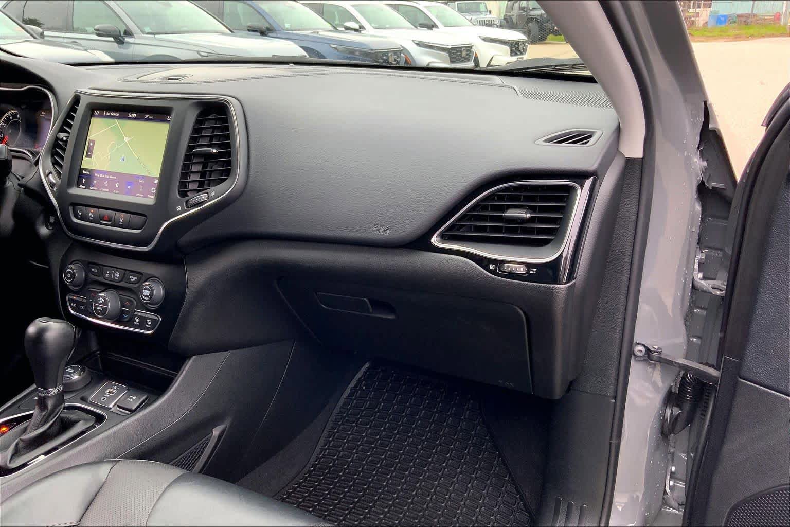 Used 2023 Jeep Cherokee Altitude Lux AWD/4WD image 19