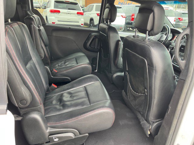 Used 2017 Dodge Grand Caravan GT image 17