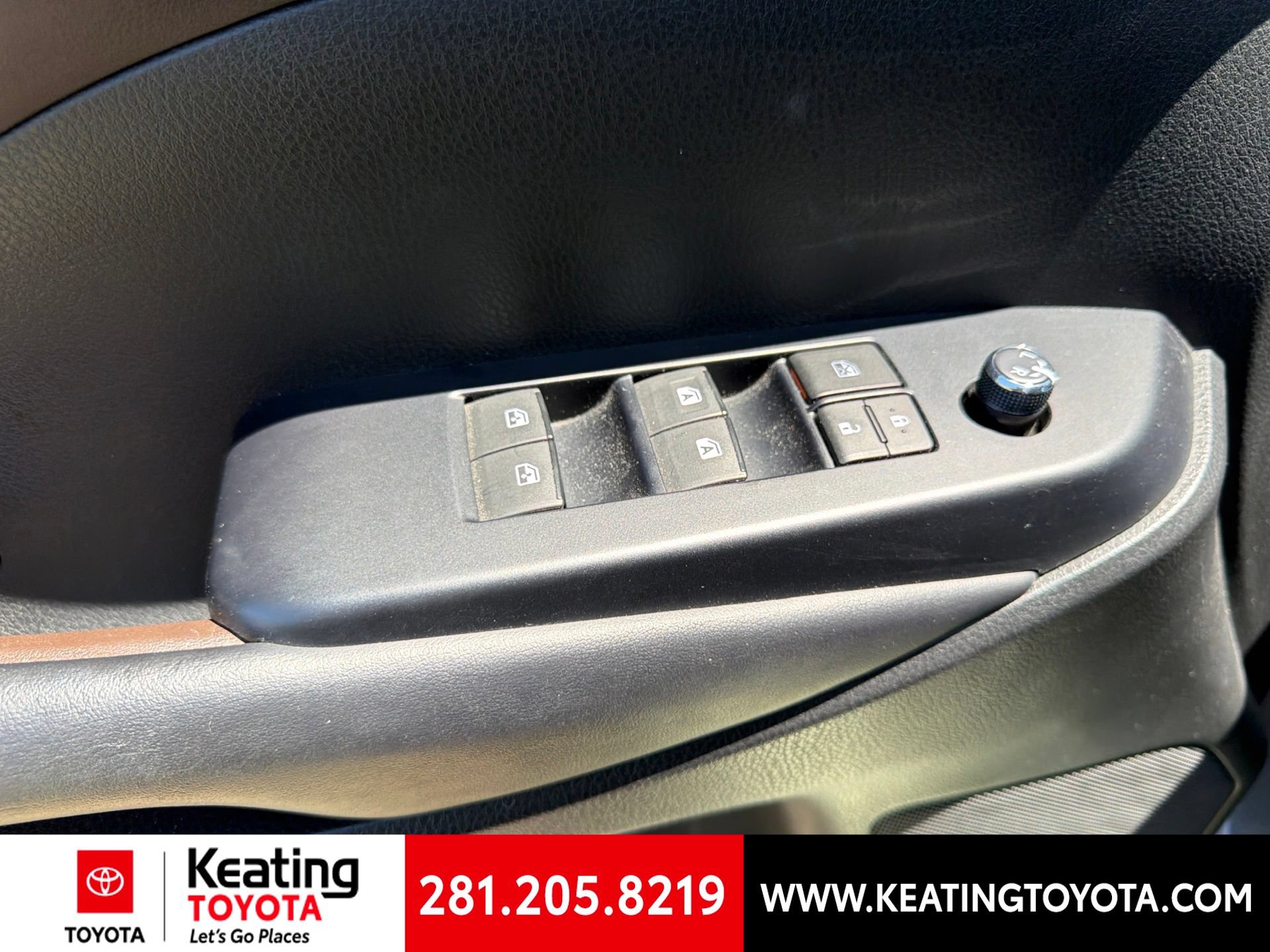 Used 2018 Toyota Highlander XLE AWD/4WD image 12