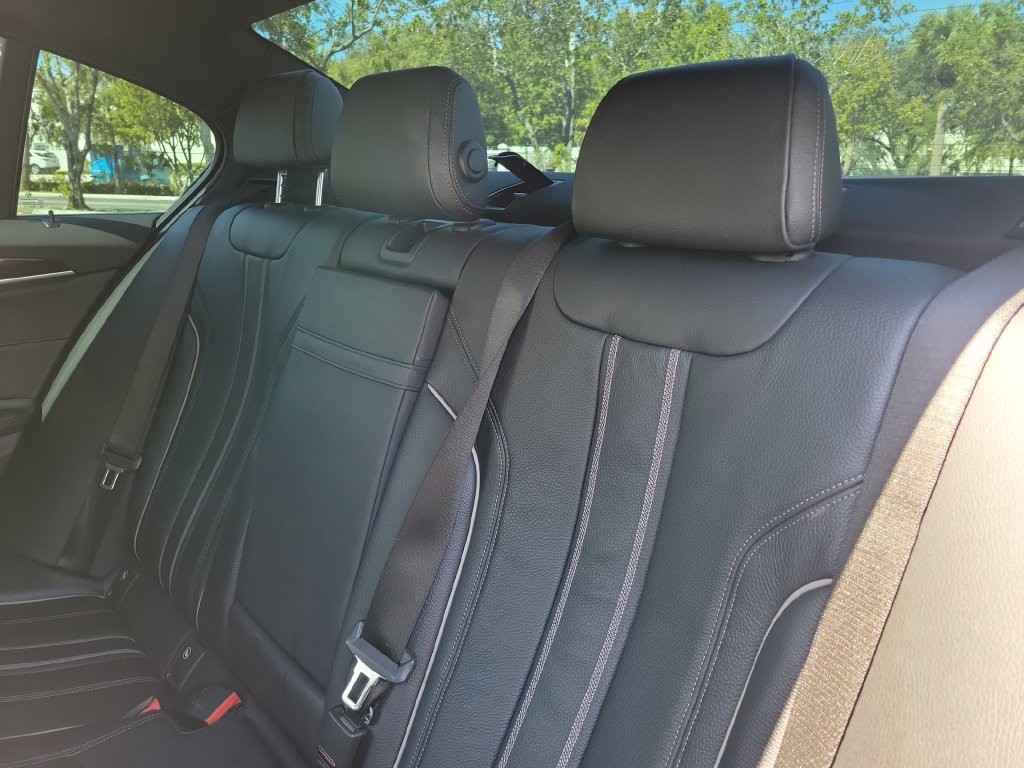 Used 2019 BMW 530e w/ Convenience Package RWD image 17