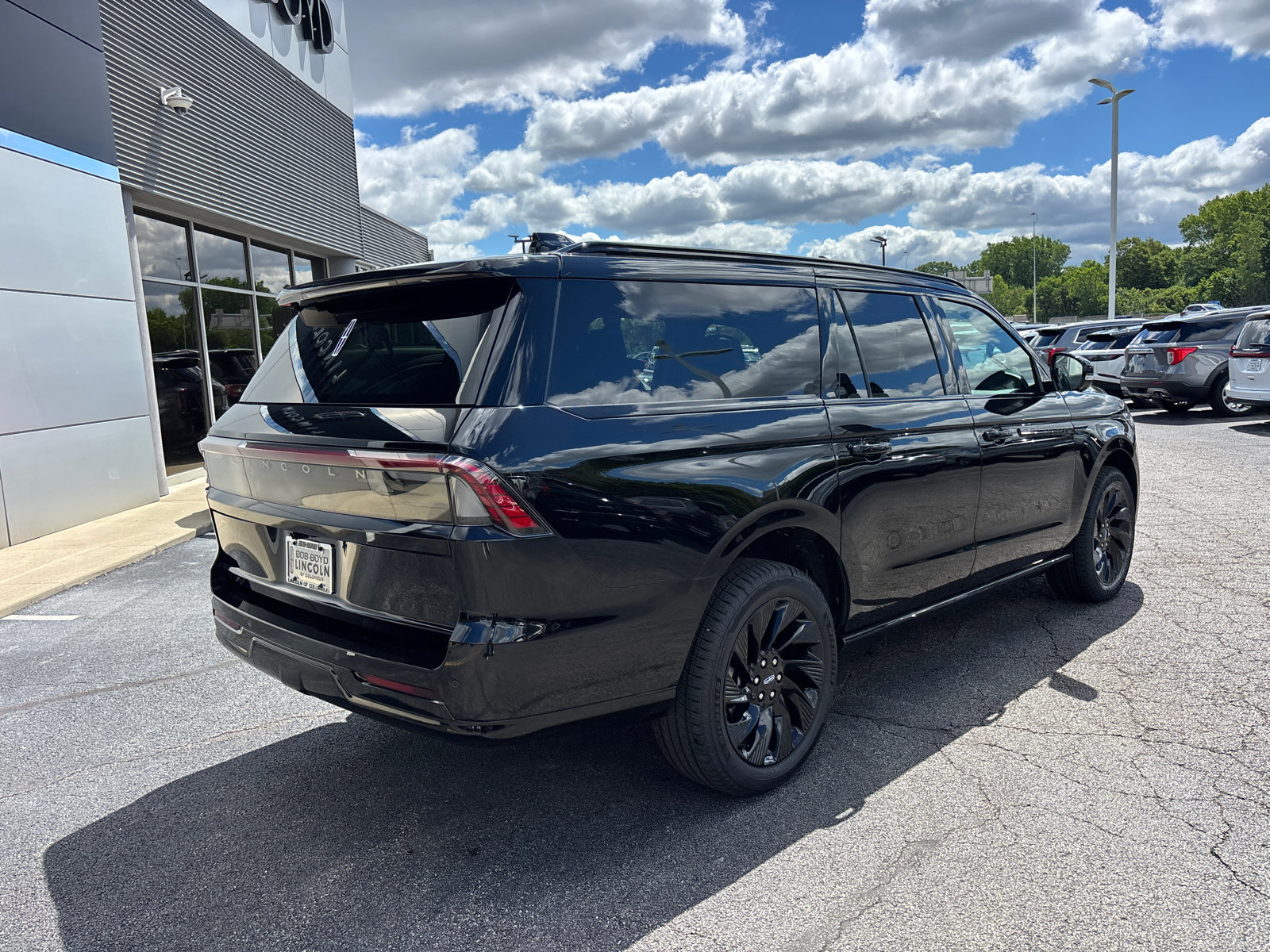 New 2026 Lincoln Navigator L Reserve w/ Jet Appearance Package AWD/4WD image 7