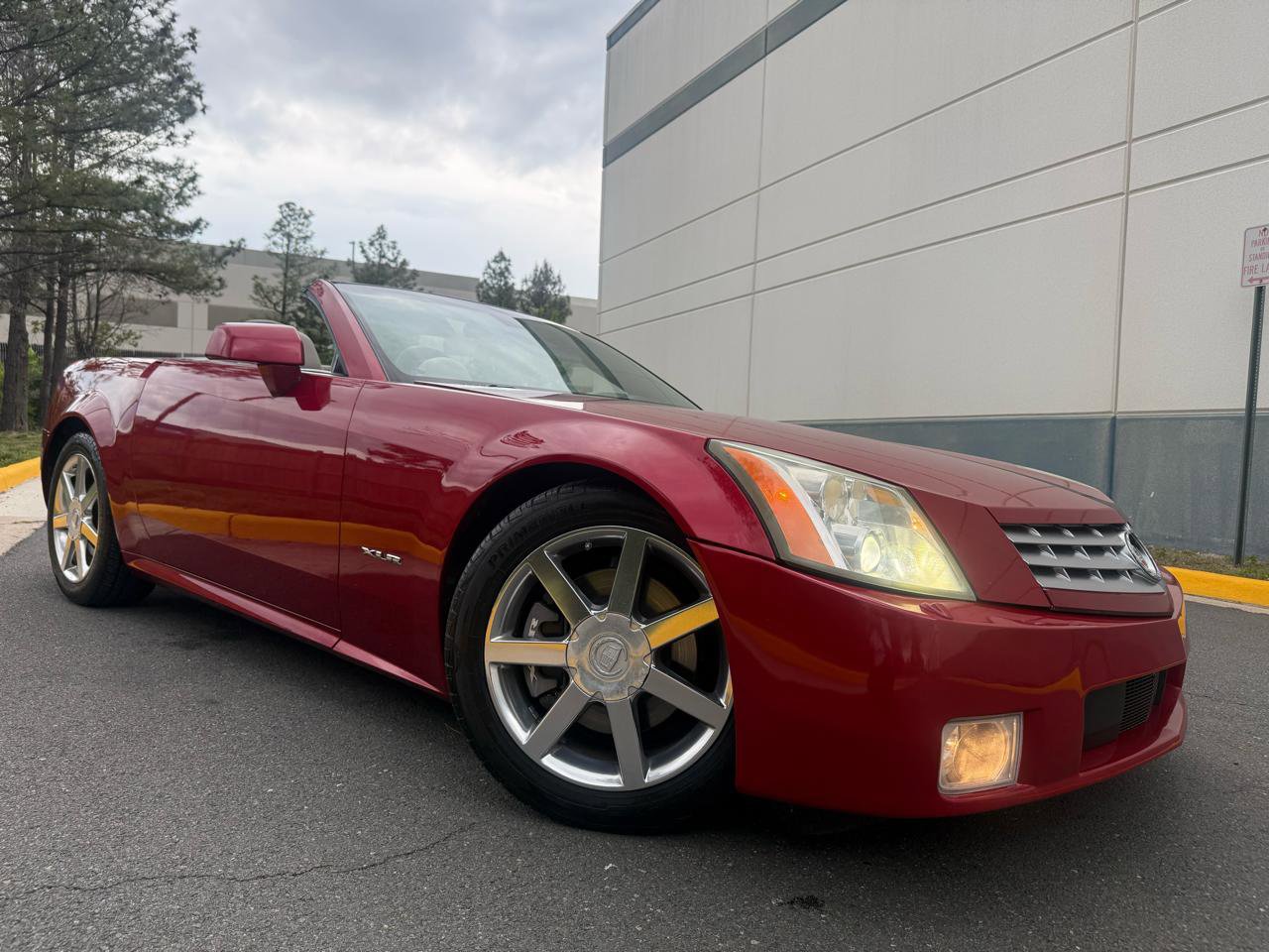 Used 2004 Cadillac XLR RWD image 6