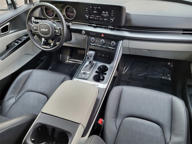 Used 2023 Kia Carnival LX image 40