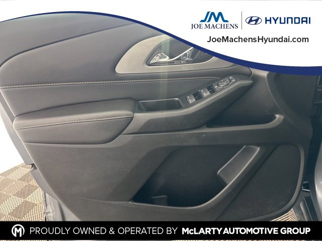 Used 2020 Chevrolet Traverse LS image 30