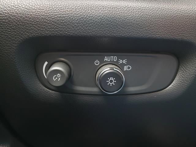 Used 2022 Chevrolet Traverse LT image 29