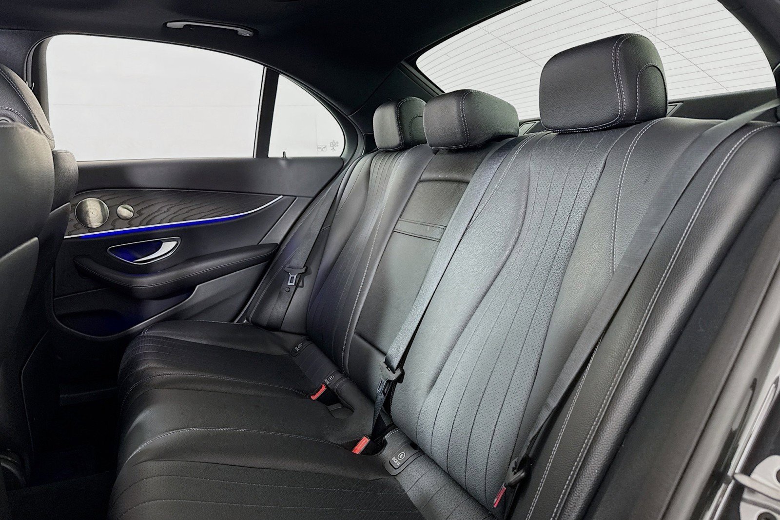 Used 2022 Mercedes-Benz E 350 Sedan image 7