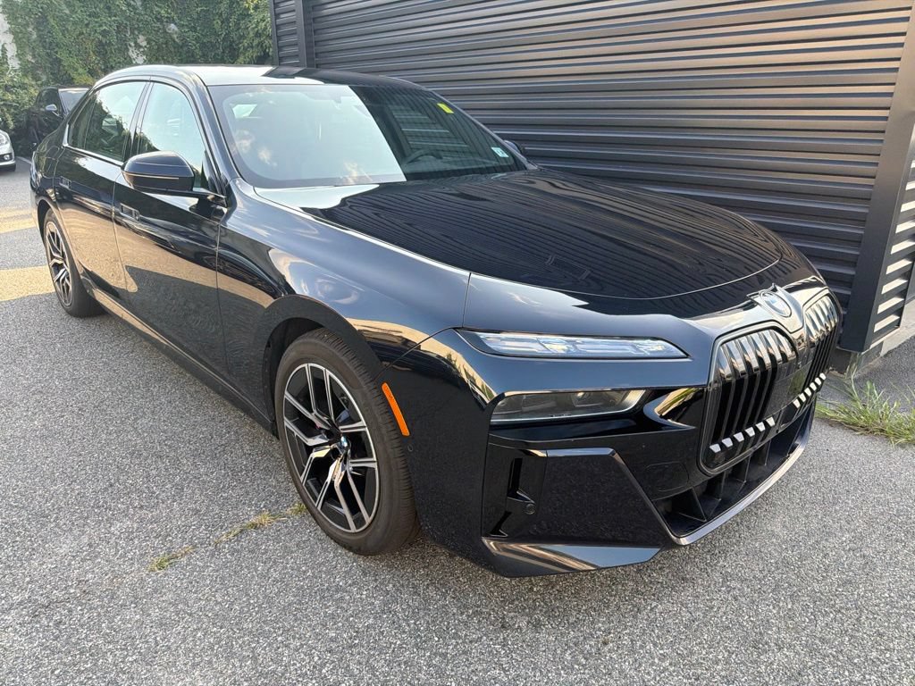 Used 2025 BMW 740i xDrive w/ Executive Package AWD/4WD image 2