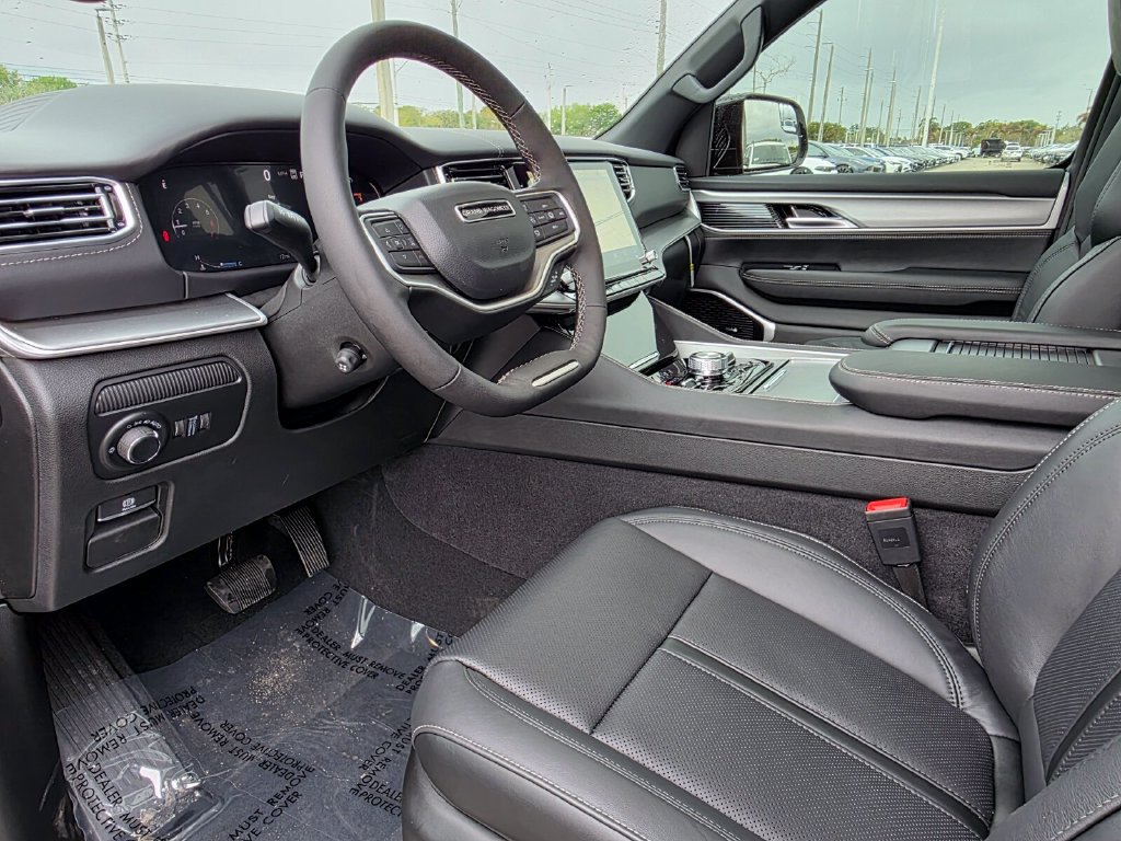 New 2026 Jeep Grand Wagoneer Limited AWD/4WD image 16