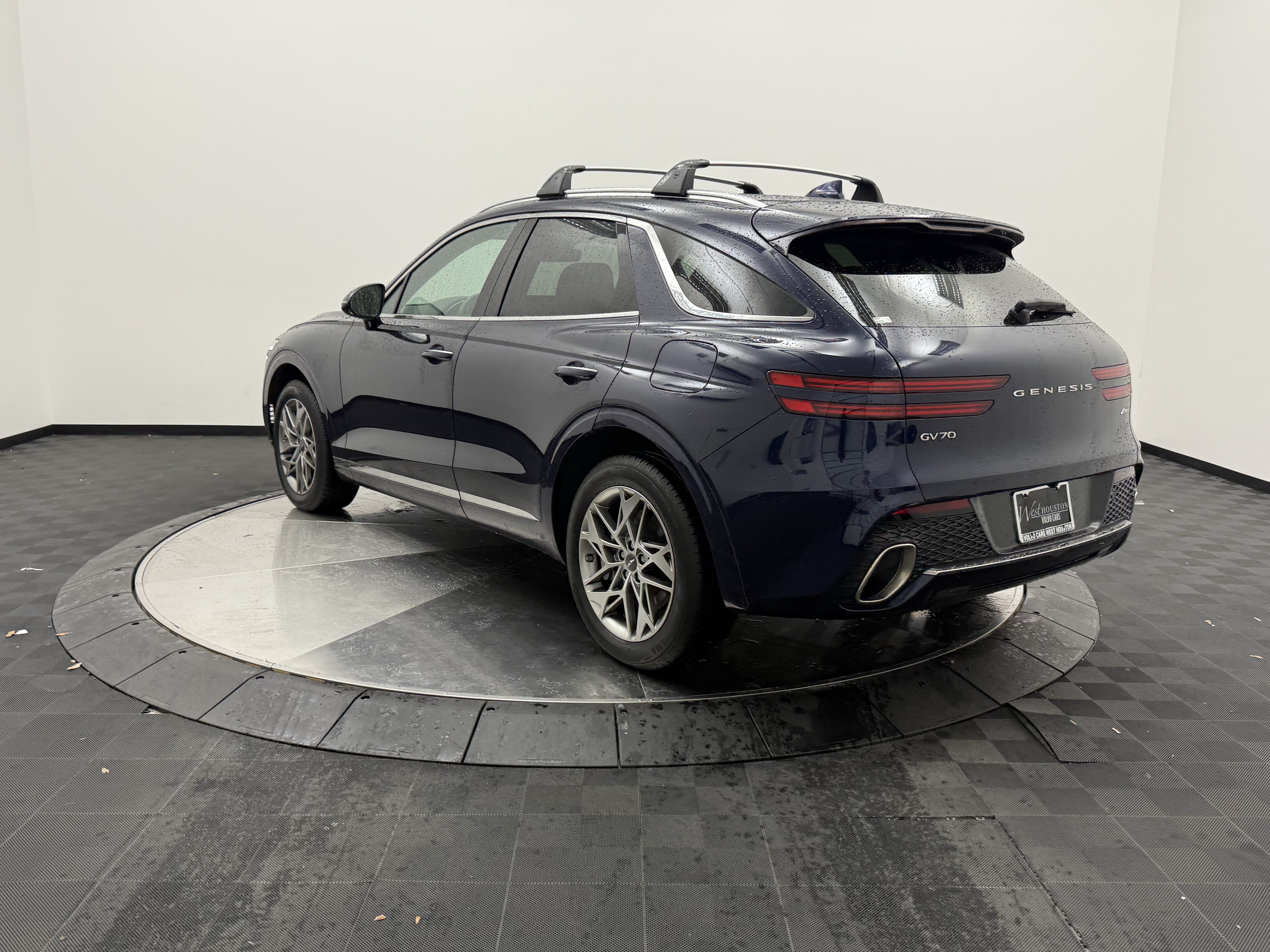 Used 2024 Genesis GV70 2.5T w/ Select Package AWD/4WD image 8