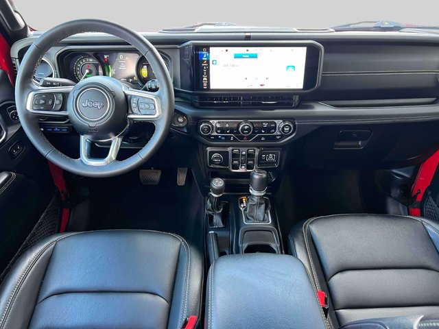 Used 2024 Jeep Wrangler Unlimited Sahara w/ Technology Group AWD/4WD image 12