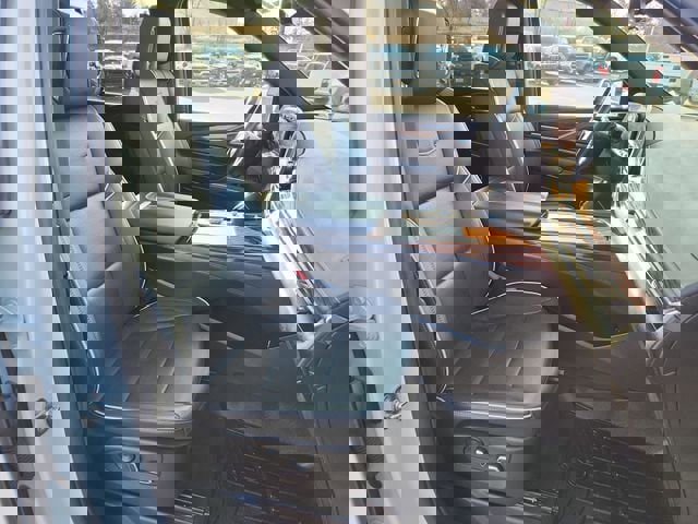 Certified 2023 Cadillac Escalade ESV Premium Luxury AWD/4WD image 29