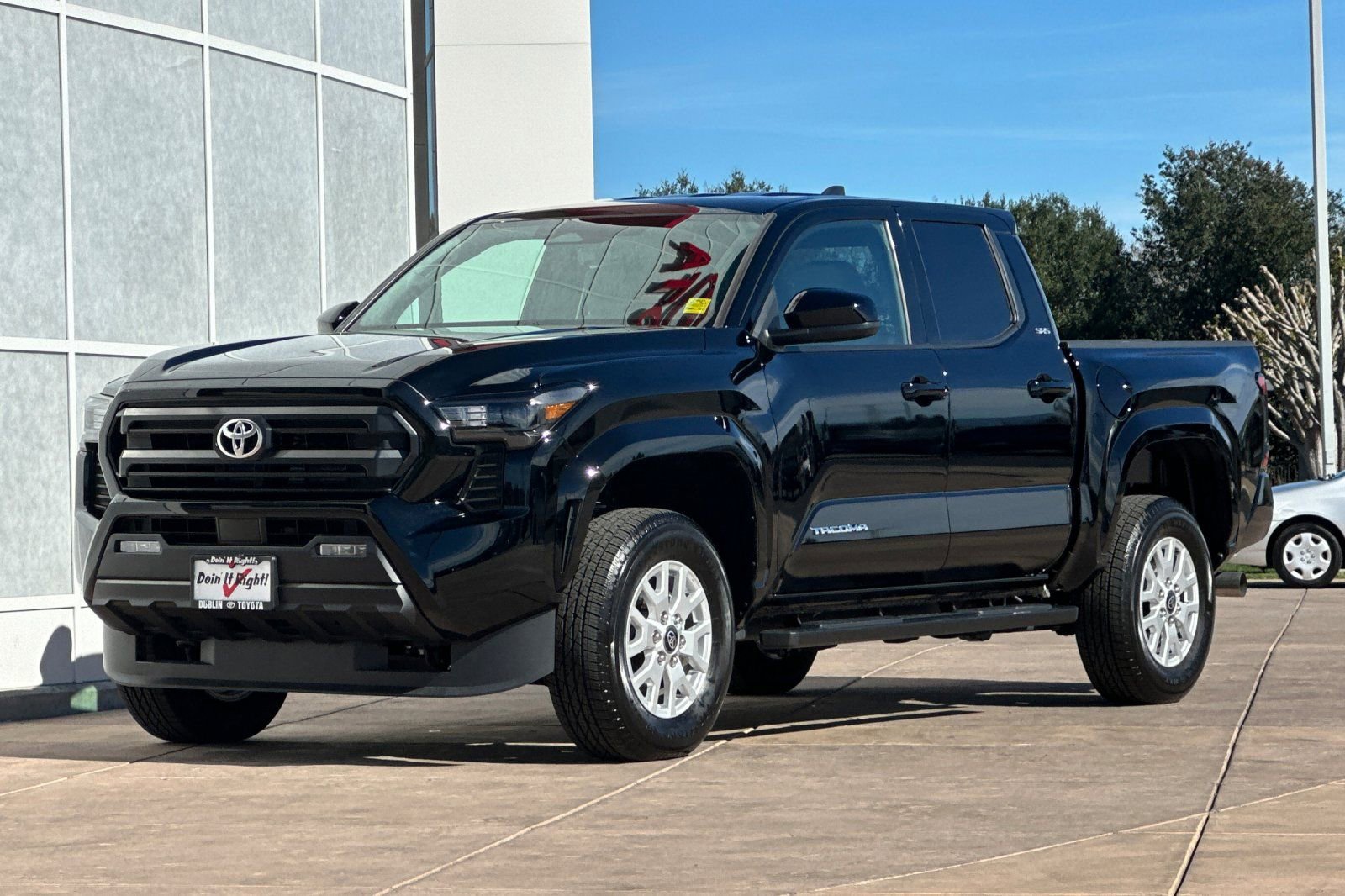 Certified 2025 Toyota Tacoma SR5 image 10