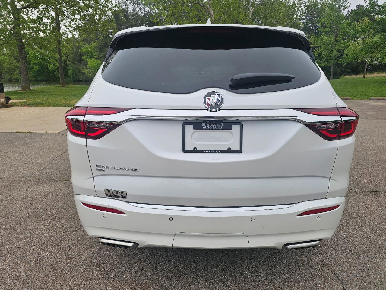 Used 2021 Buick Enclave Avenir w/ Avenir Technology Package AWD/4WD image 7