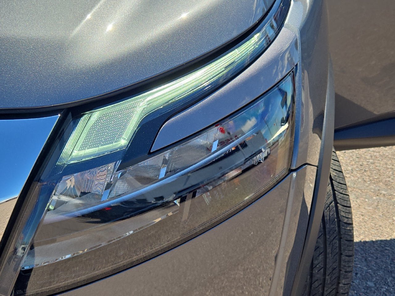 Used 2025 Nissan Pathfinder SV FWD image 31