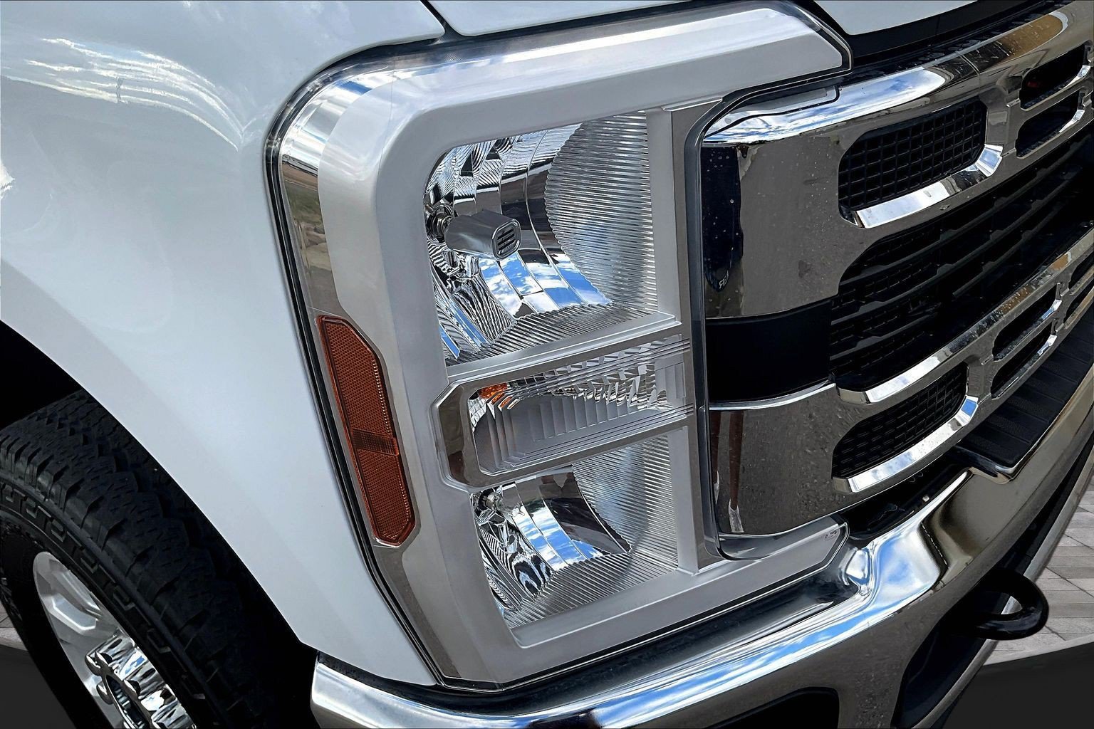 Used 2024 Ford F350 XLT w/ FX4 Off-Road Package AWD/4WD image 31