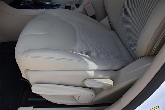 Used 2019 Jeep Cherokee Latitude w/ Popular Appearance Group image 13