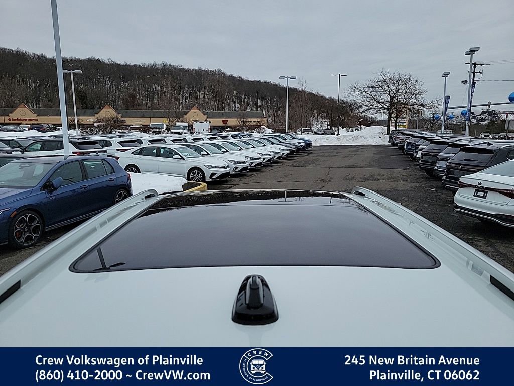 Certified 2022 Volkswagen Taos SEL image 30