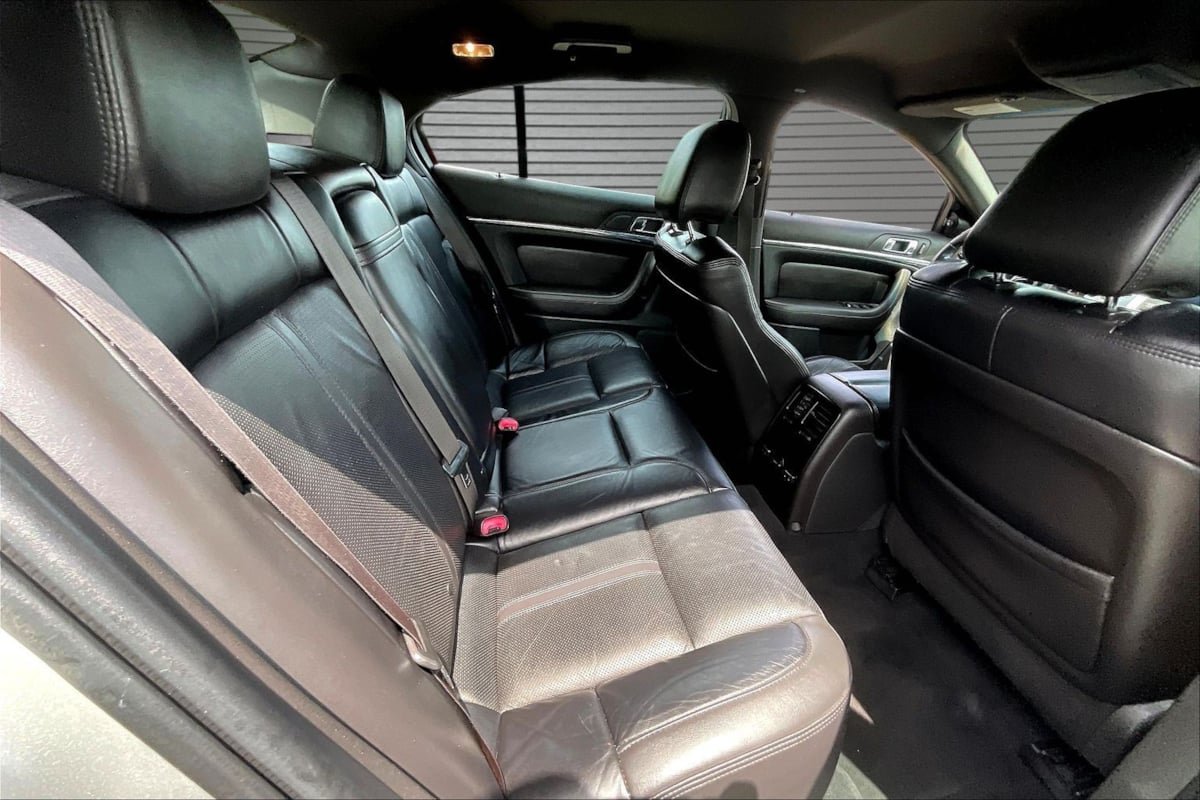 Used 2010 Lincoln MKS FWD image 23