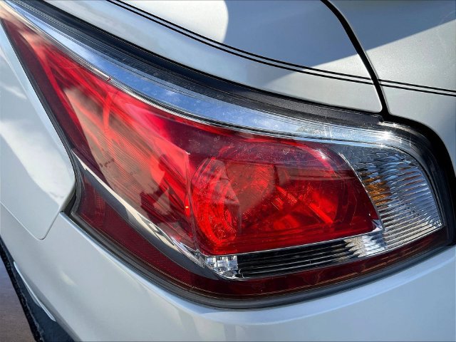 Used 2015 Nissan Altima 3.5 SL FWD image 25
