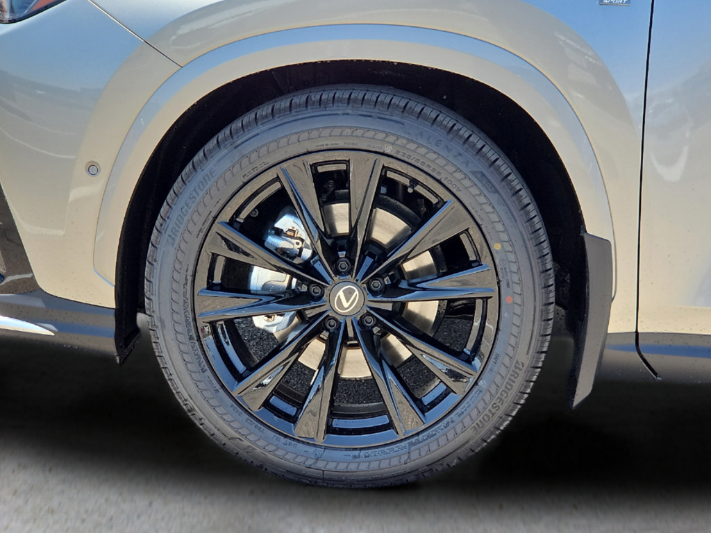 New 2026 Lexus NX 450h+ F Sport AWD/4WD image 9