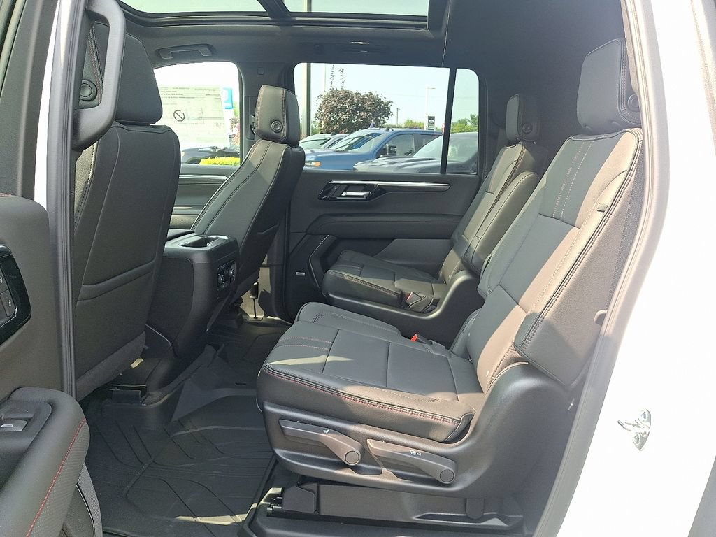 New 2026 Chevrolet Suburban RST w/ RST Capability Package AWD/4WD image 5