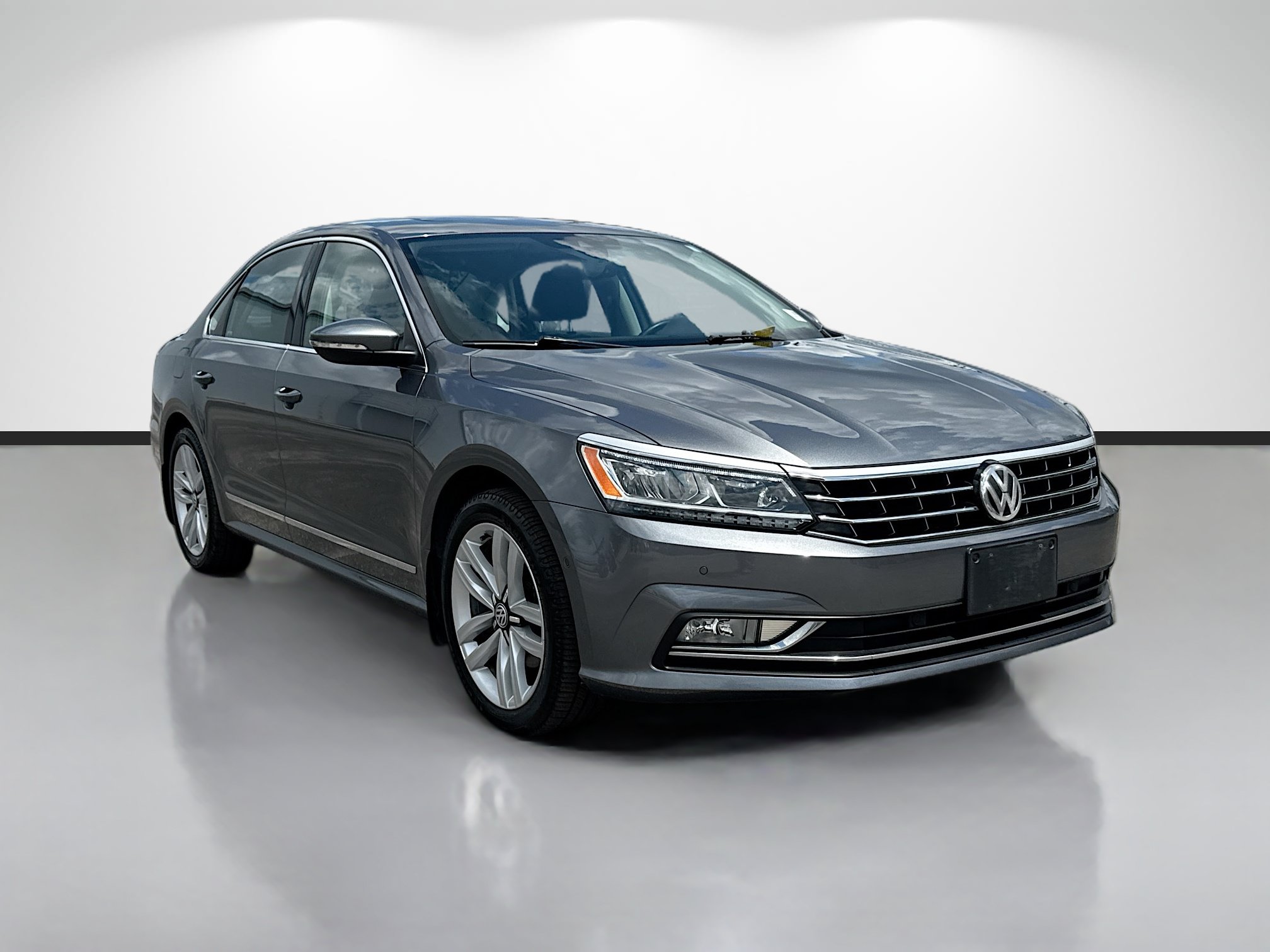 Used 2016 Volkswagen Passat 1.8T SEL Premium FWD image 1