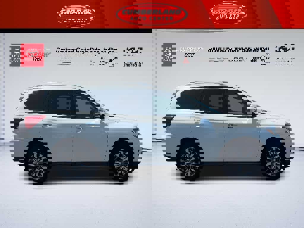 Used 2020 Nissan Pathfinder SV image 9