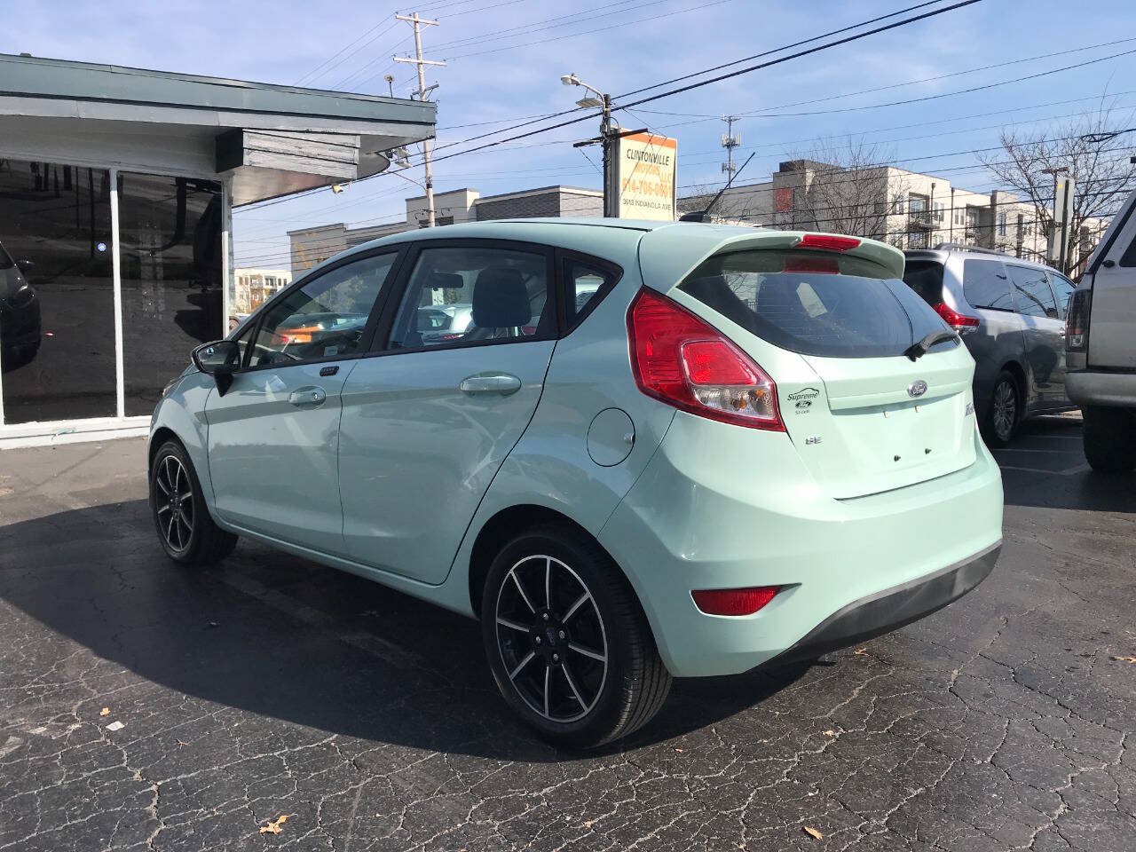 Used 2017 Ford Fiesta SE w/ Equipment Group 201A FWD image 5