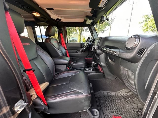 Used 2017 Jeep Wrangler Unlimited Rubicon AWD/4WD image 26