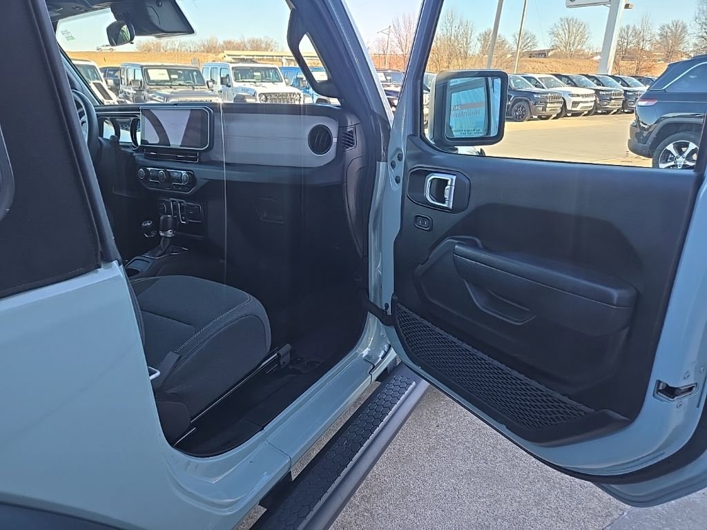 Used 2024 Jeep Wrangler Sport S image 70