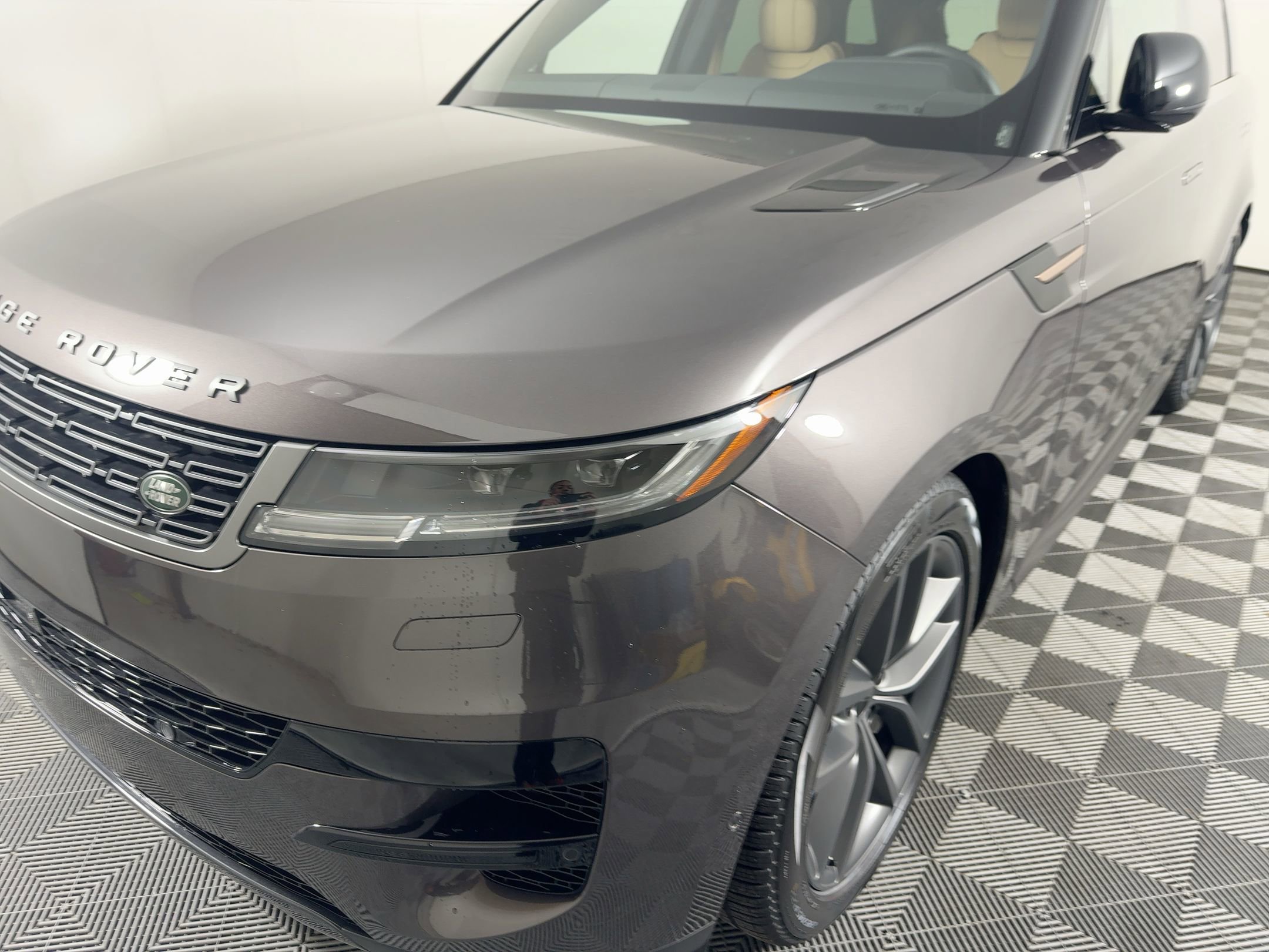 New 2026 Land Rover Range Rover Sport SE image 12