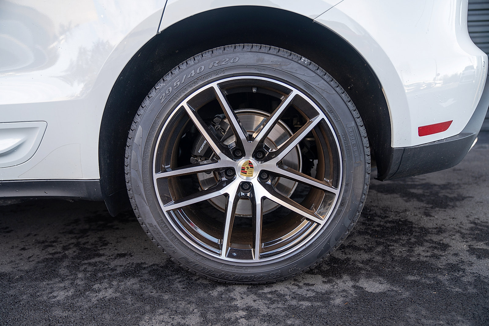 Certified 2025 Porsche Macan Turbo image 24