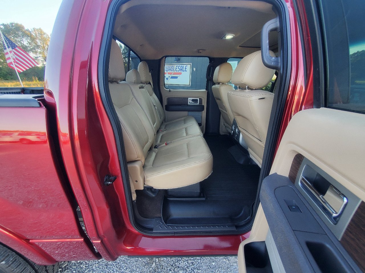 Used 2014 Ford F150 Lariat w/ Equipment Group 502A Luxury image 22