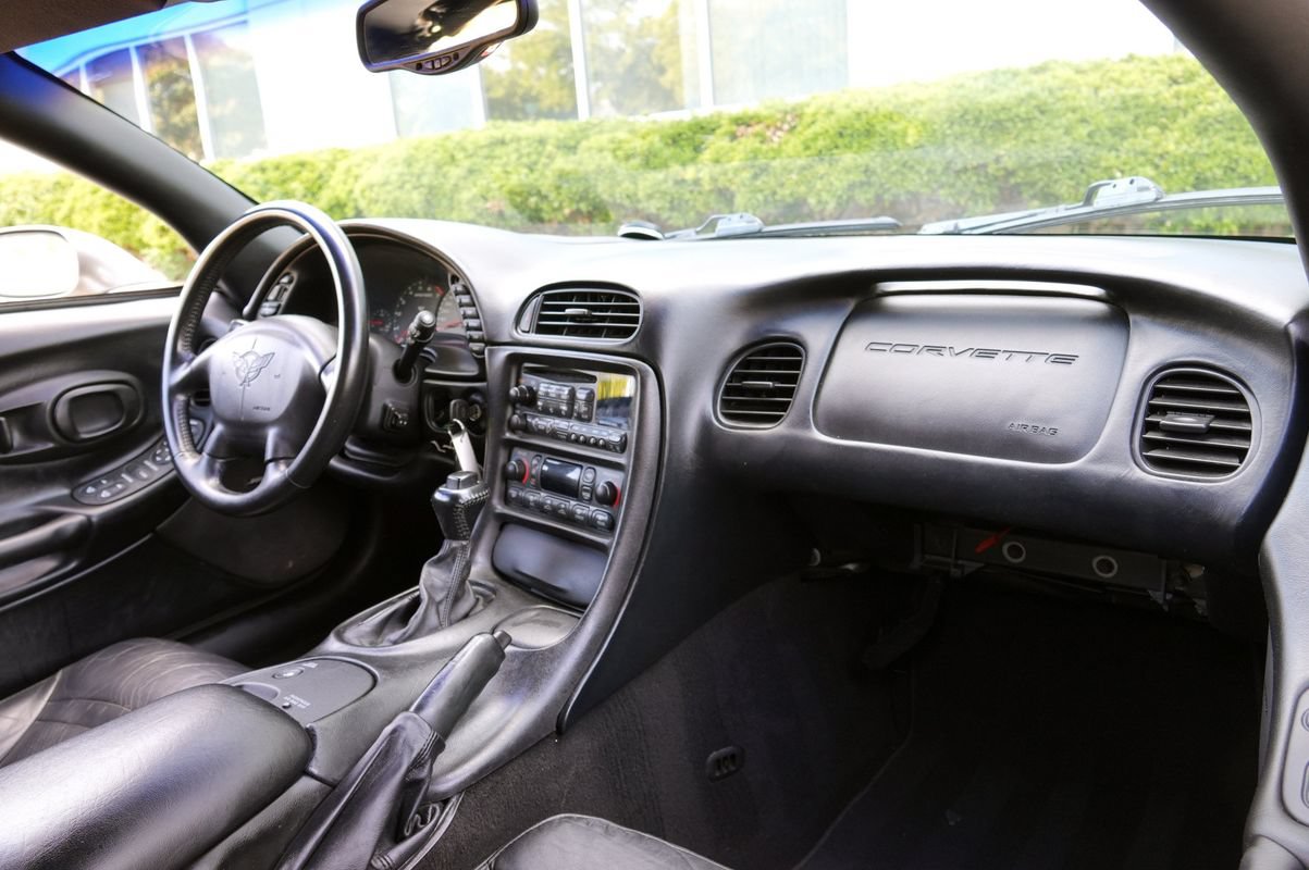 Used 2002 Chevrolet Corvette Convertible w/ Preferred Equipment Group2 RWD image 7