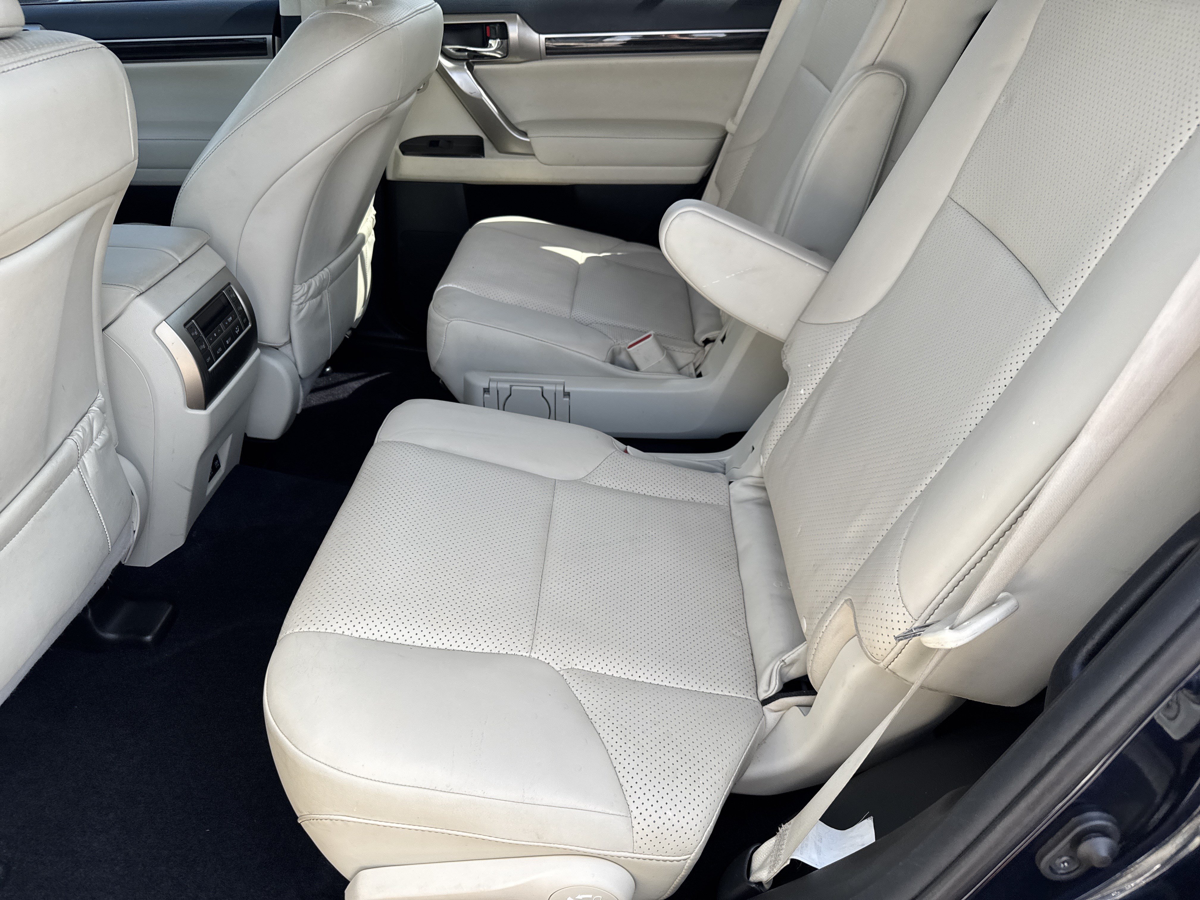 Used 2021 Lexus GX 460 Luxury w/ Sport Design Package AWD/4WD image 6