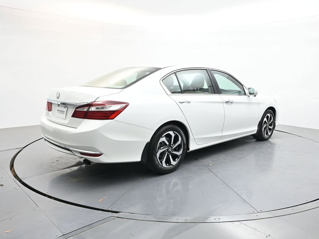 Used 2017 Honda Accord EX-L image 7