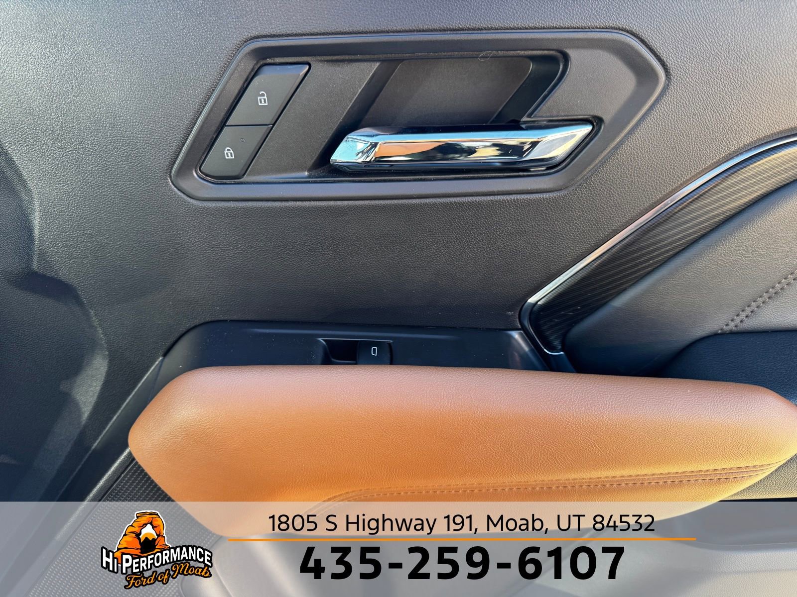 Used 2023 GMC Canyon AT4 w/ AT4 Premium Package image 28