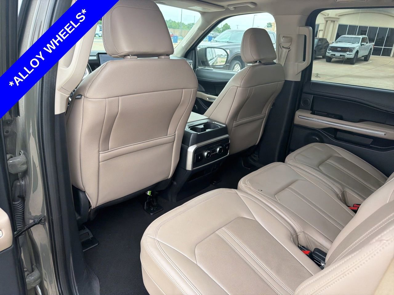 Used 2024 Ford Expedition Max Limited RWD image 7
