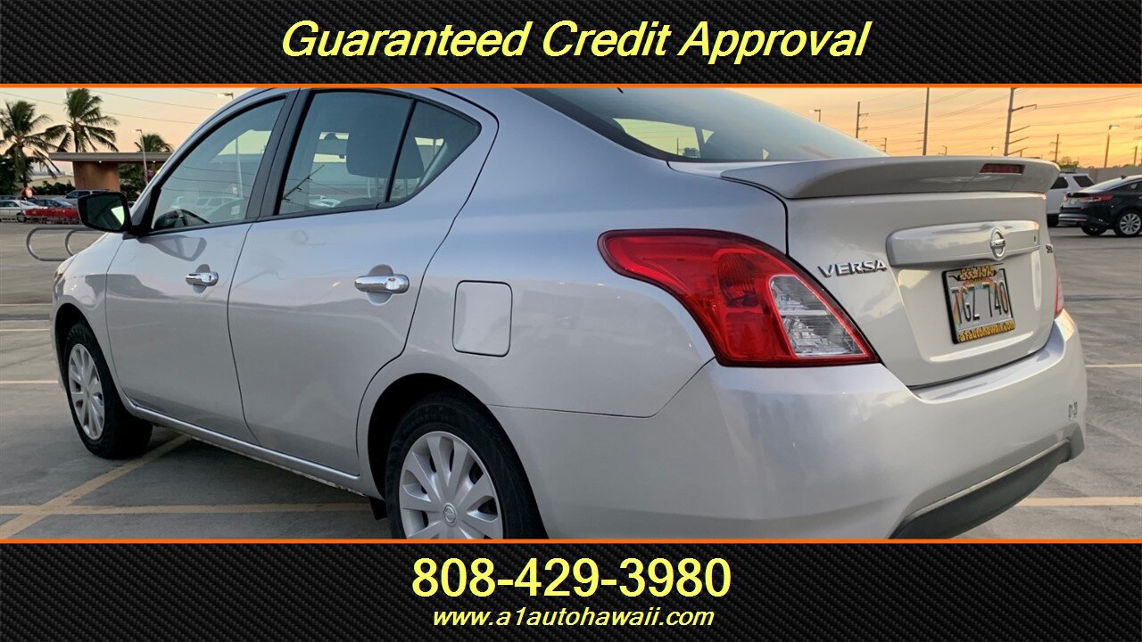 Used 2018 Nissan Versa SV FWD image 3