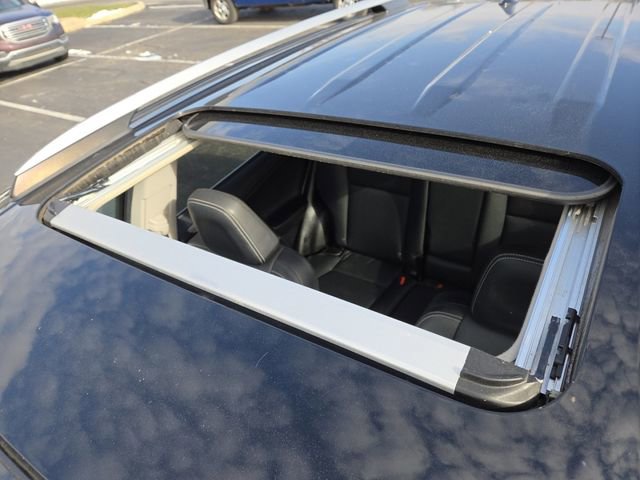 Used 2017 Toyota RAV4 Limited image 3