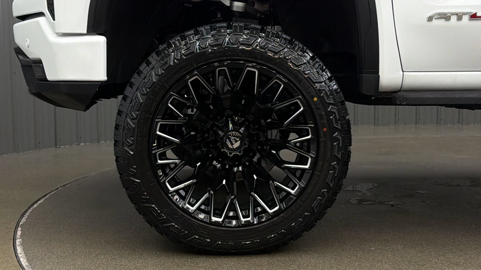 Used 2026 GMC Sierra 1500 AT4 w/ AT4 Premium Package AWD/4WD image 10