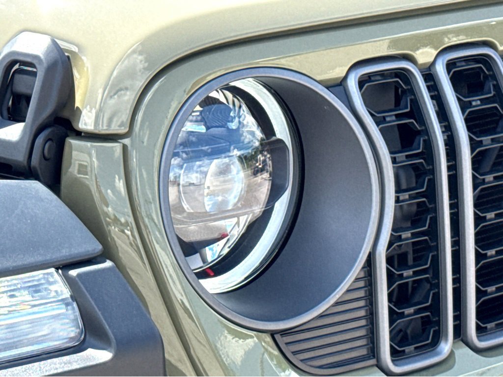 Certified 2025 Jeep Gladiator Rubicon w/ Convenience Group image 5