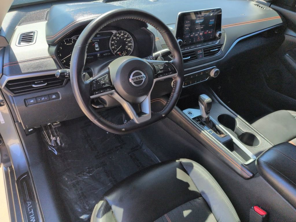 Used 2021 Nissan Altima 2.0 SR FWD image 2