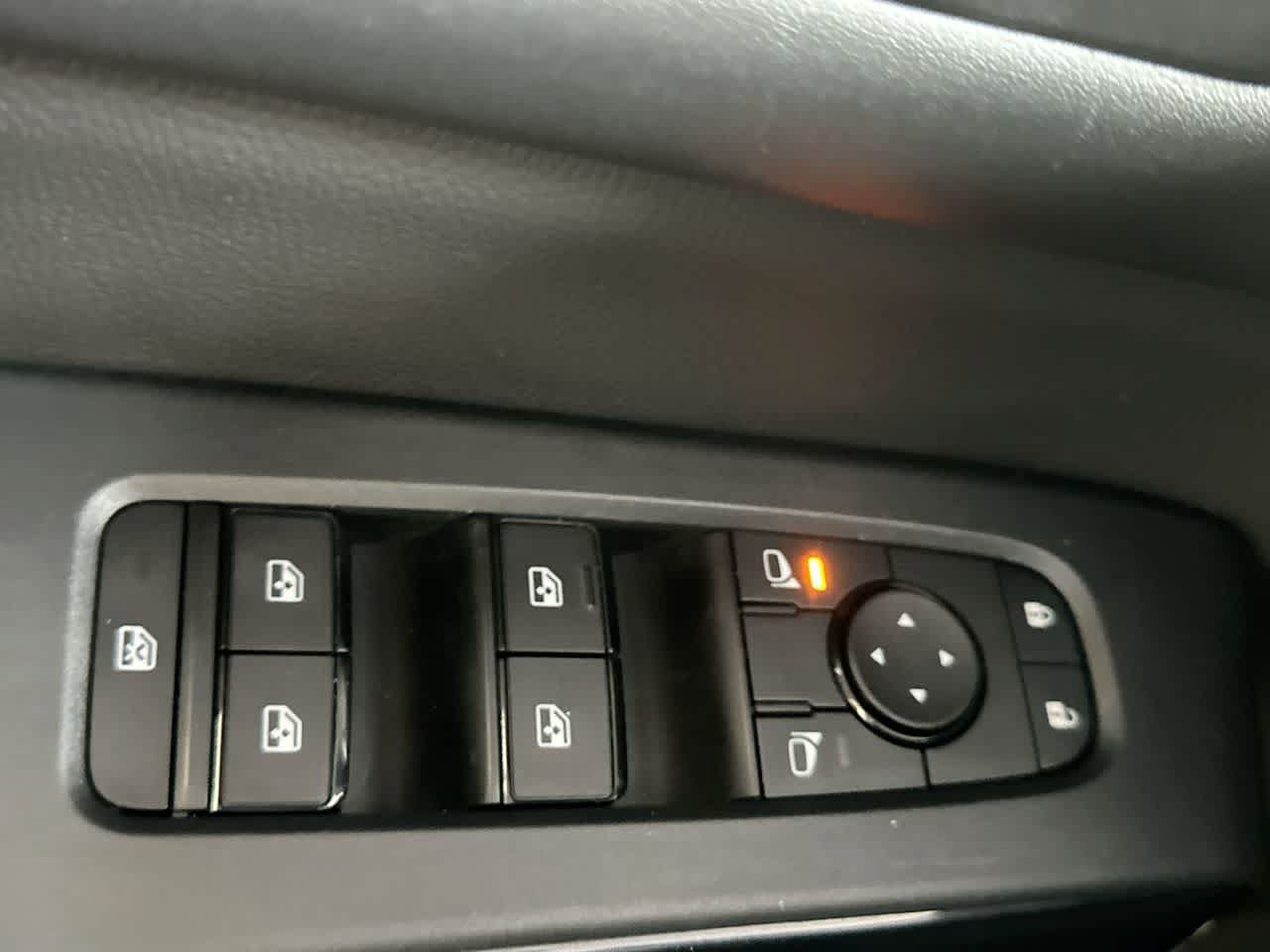 Used 2025 Nissan Pathfinder SV AWD/4WD image 17